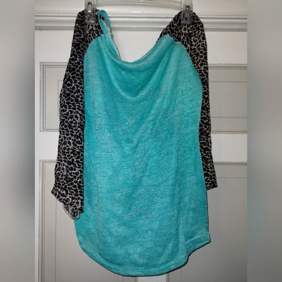 unique cross t-shirt with leopard print sleeves, available - Picture 2 of 2